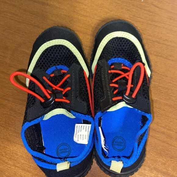 Set of 2 toddler summer shoes size 9-10 - Picture 2 of 7